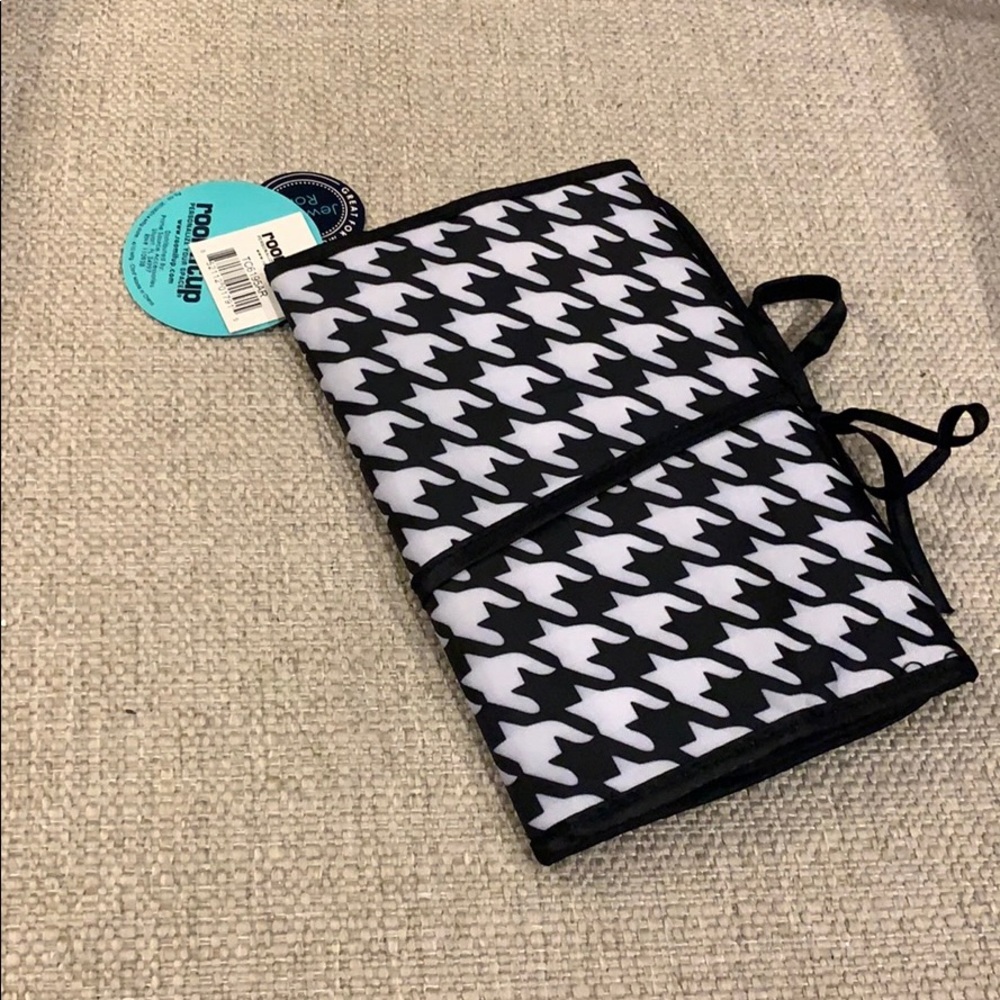 Houndstooth Jewelry Roll for Travel (Great for Alabama fan)